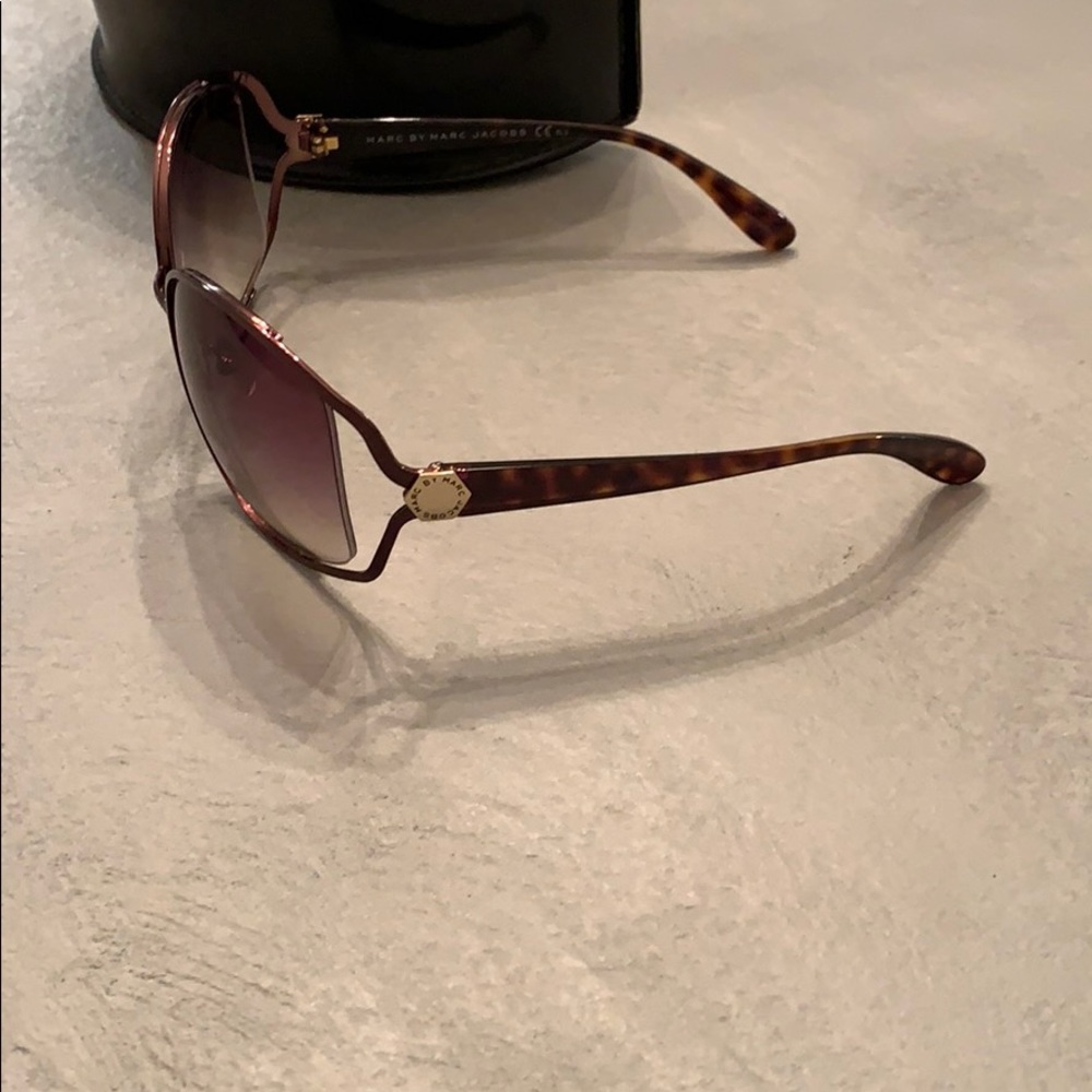 Marc by Marc Jacobs Sunglasess - Picture 3 of 4